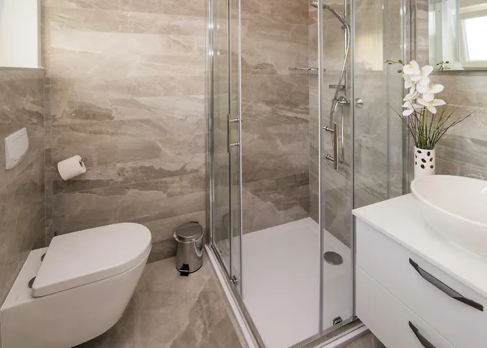 Luxury Imperia * קרק